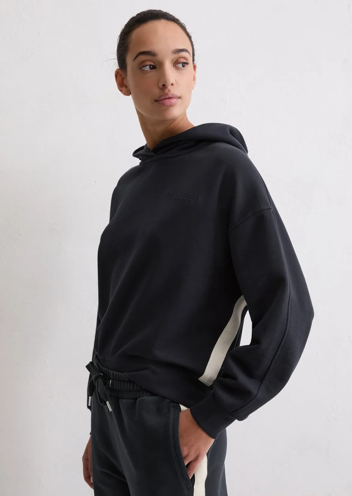Logo-Kapuzensweatshirt relaxed aus Organic Cotton