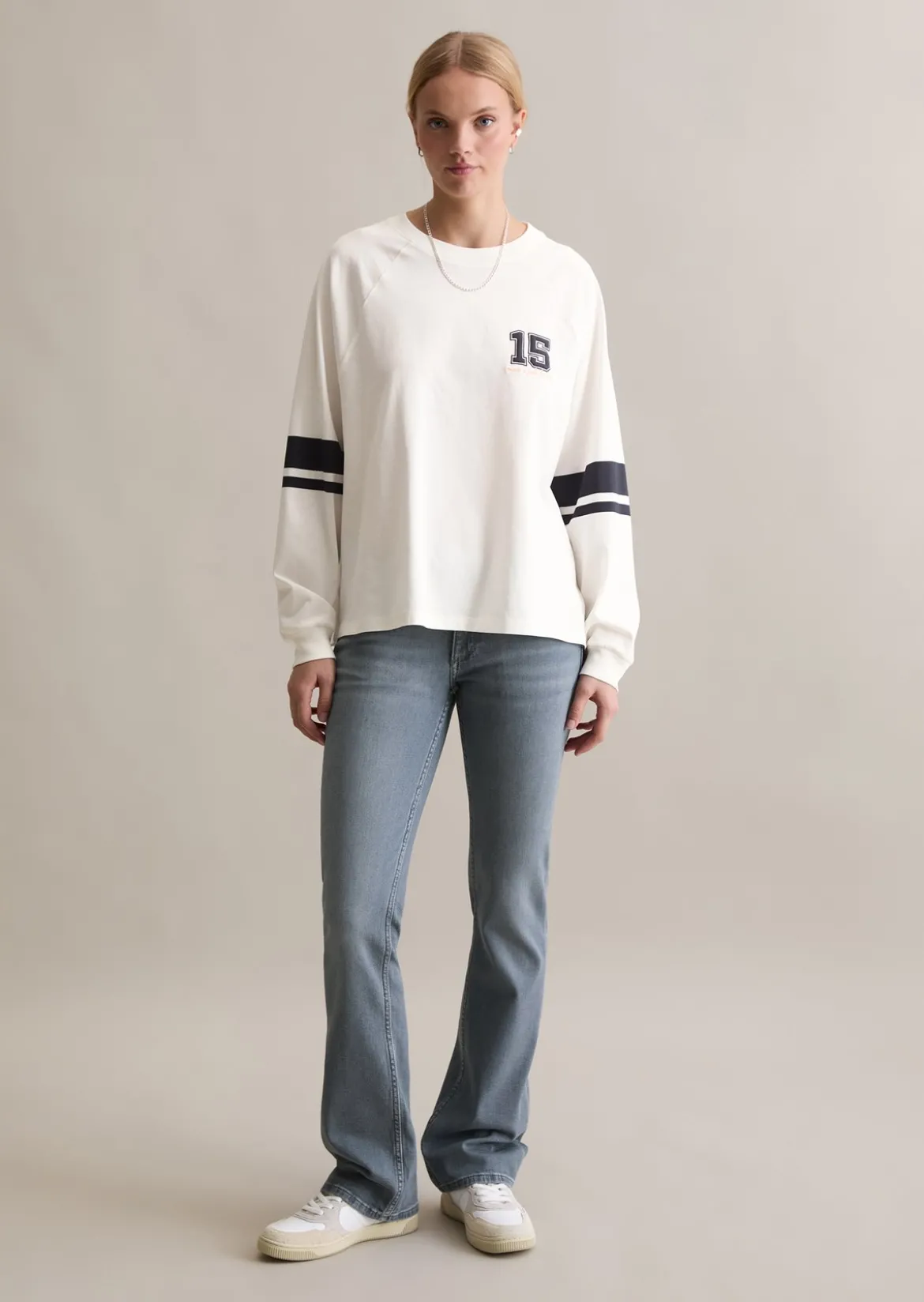 Longsleeve im College-Stil relaxed mit Streifen-Prints am Ärmel