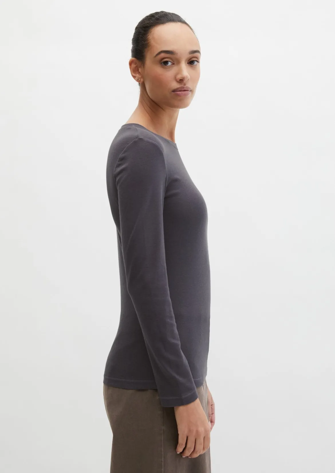 Longsleeve slim garment-dyed aus Rippjersey