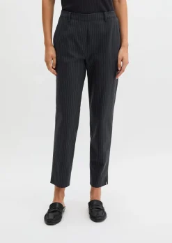 Nadelstreifen-Hose Model Malin slim aus garngefärbtem Organic-Cotton-Viskose-Mix