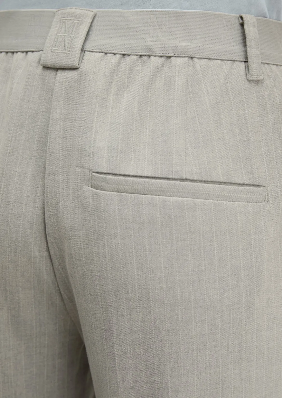 Nadelstreifen-Hose Model Malin slim aus garngefärbtem Organic-Cotton-Viskose-Mix