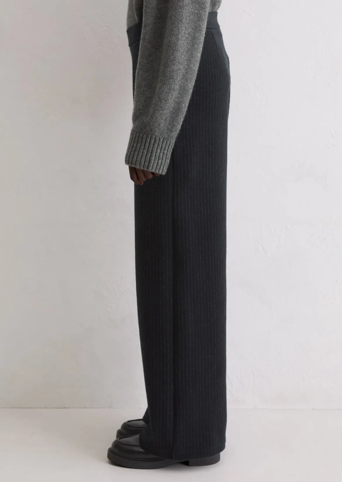 Nadelstreifen-Jerseyhose relaxed aus Organic Cotton-Mix