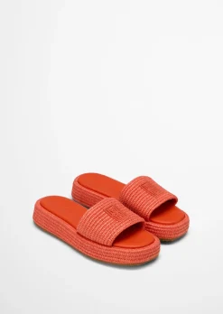 Plateau-Slides Model Larissa in Bastoptik