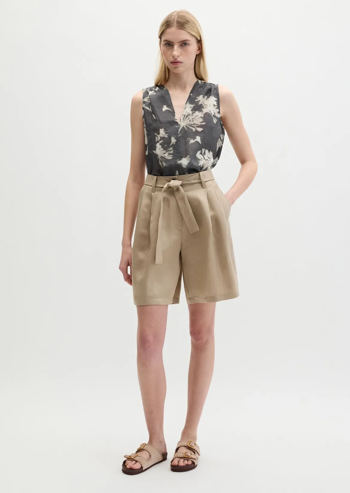 Ärmellose Bluse relaxed aus weicher Ramiefaser