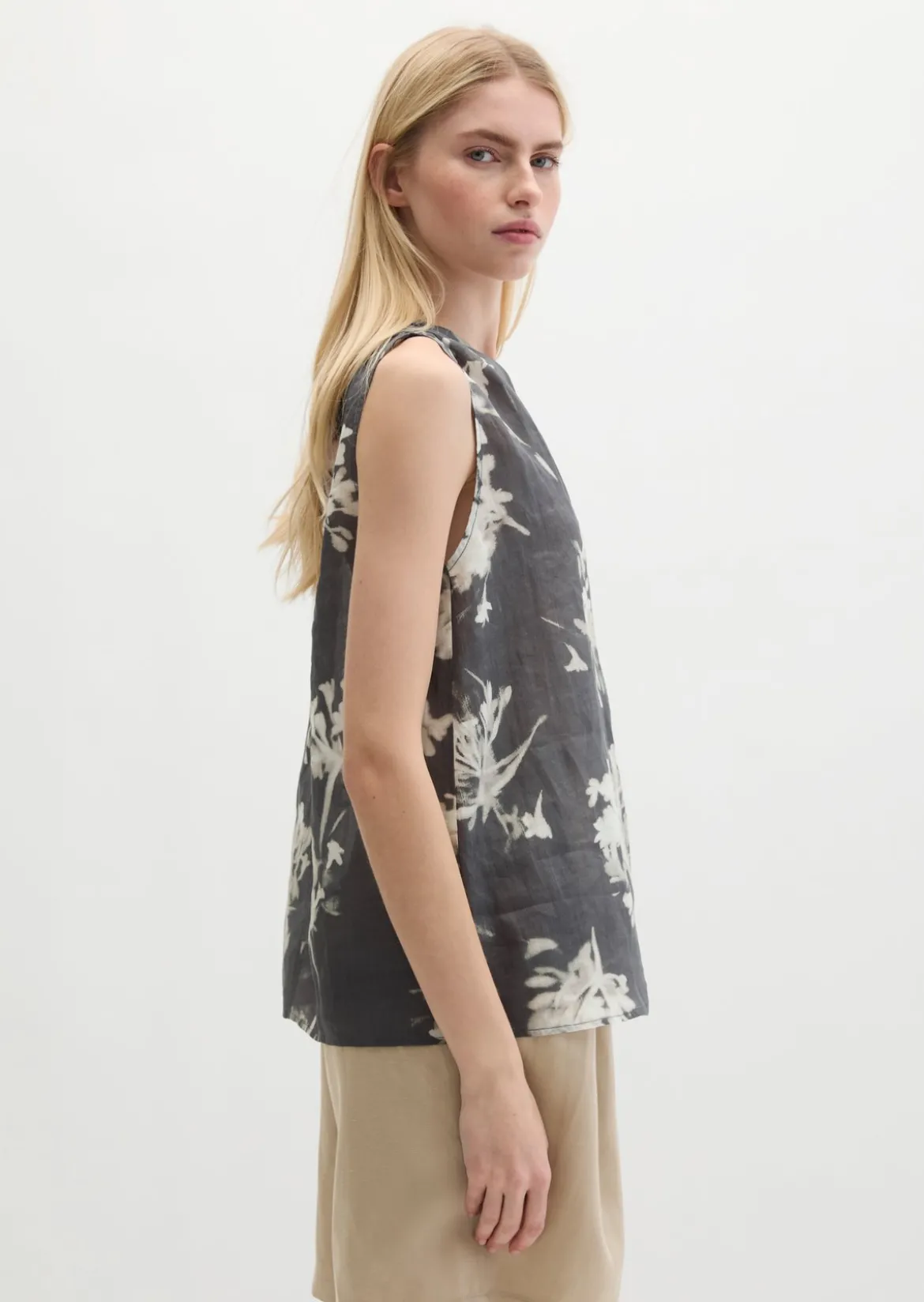 Ärmellose Bluse relaxed aus weicher Ramiefaser