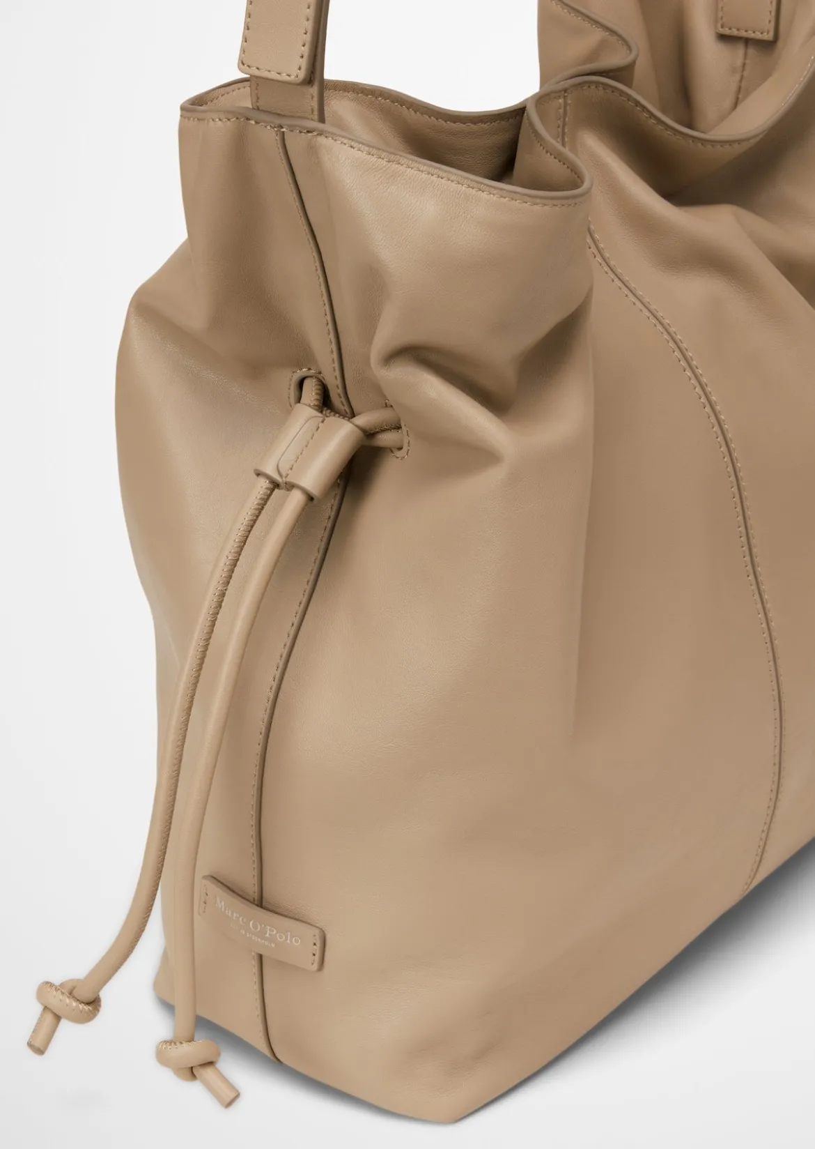 Schultertasche Model Sienna aus weichem Rindleder