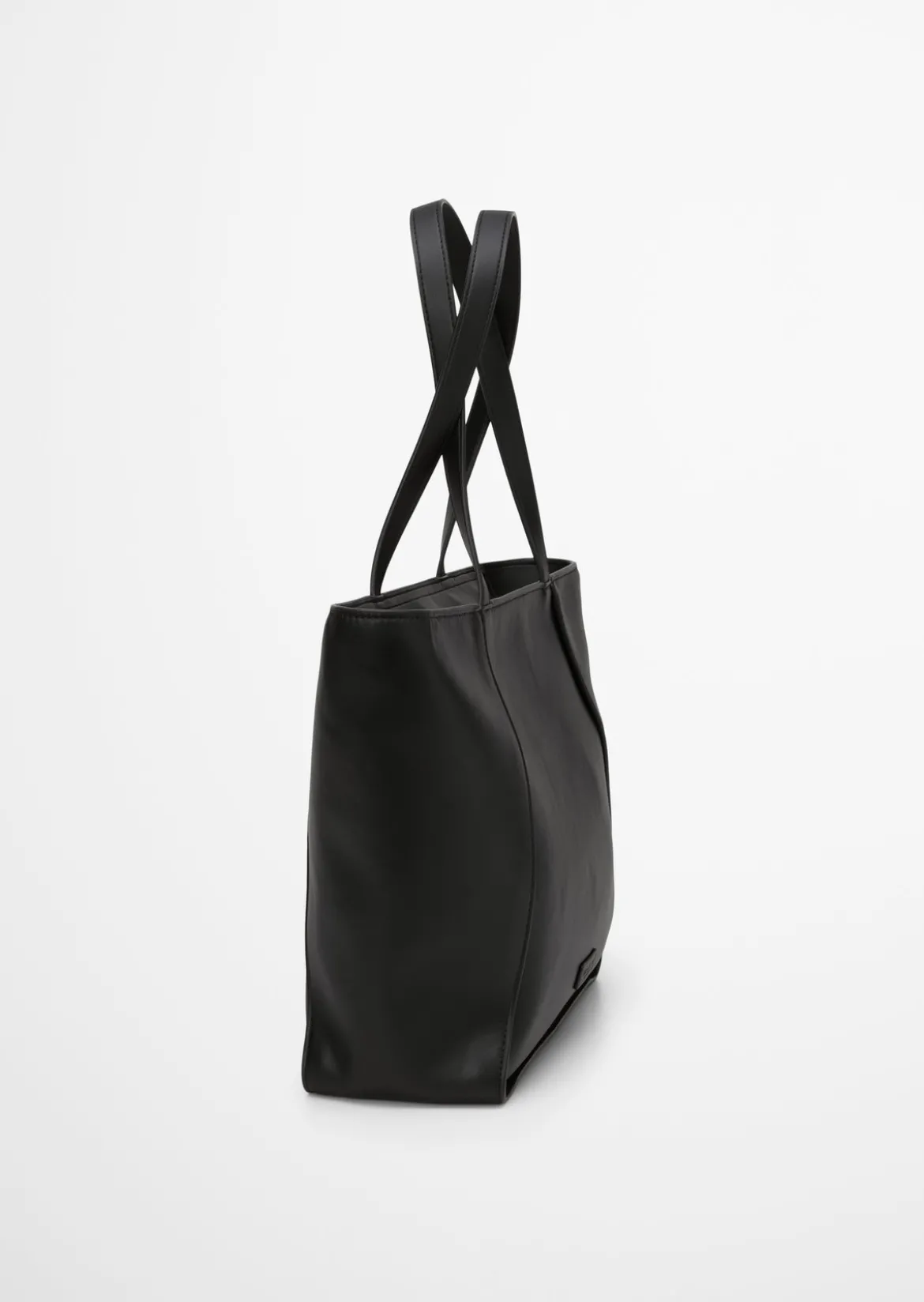 Shopper aus einer Lederalternative aus recyceltem Polyester