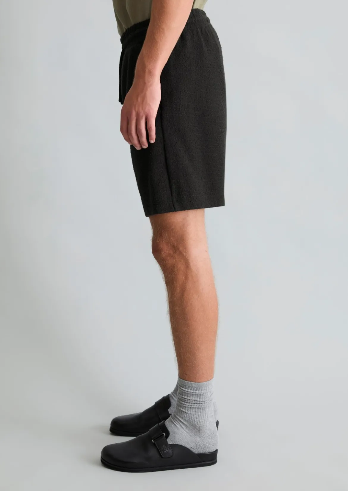 Shorts relaxed mit feiner Bouclé-Struktur