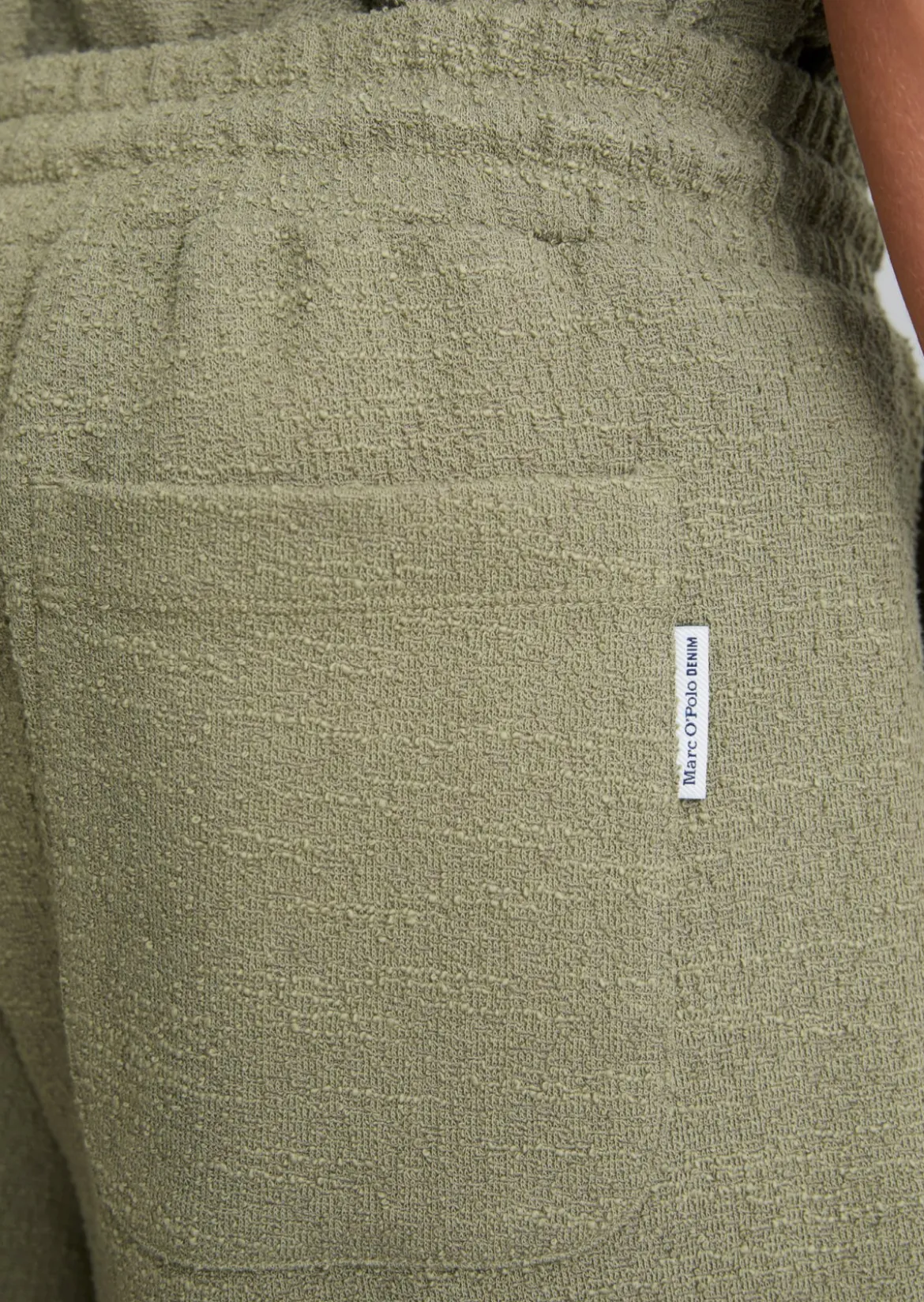 Shorts relaxed mit feiner Bouclé-Struktur