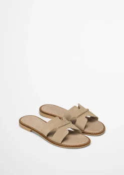 Slide Model Babette mit modernen Cut-Outs