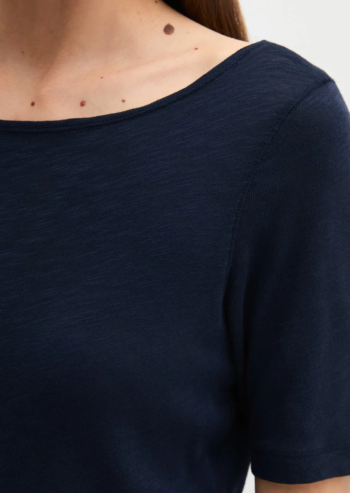 Slub-Jersey-T-Shirt regular mit U-Boot-Ausschnitt