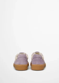 Sneaker Model Court aus edlem Rindleder mit Häkeleinsätzen