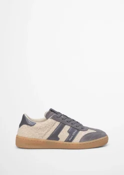Sneaker Model Court aus Leder und Teddyfell