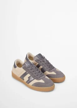 Sneaker Model Court aus Leder und Teddyfell
