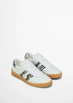 Sneaker Model Court mit Zebrafellakzenten