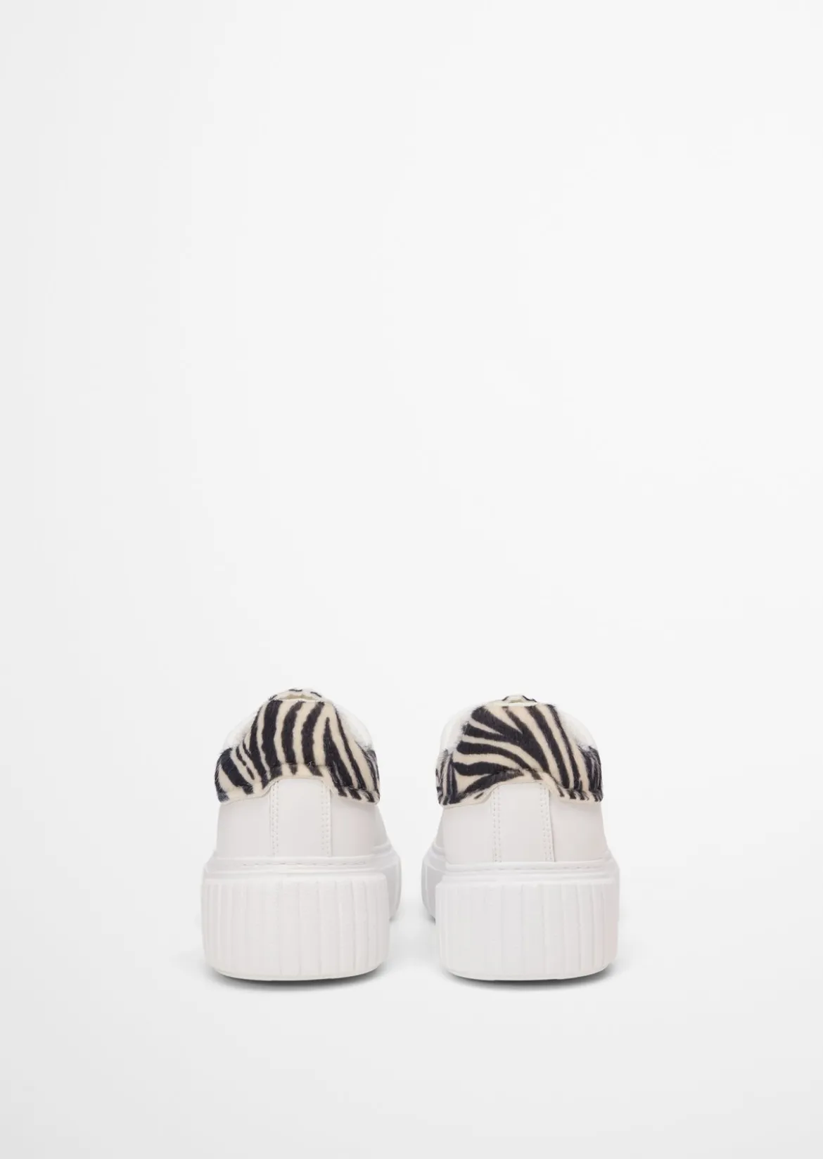 Sneaker Model Svea mit Fell in Zebra-Optik