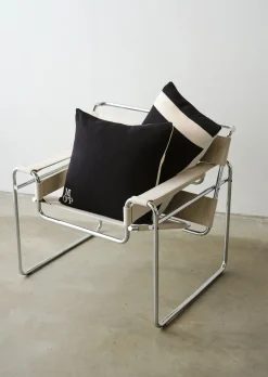 Statement-Dekokissen aus Bio-Baumwolle