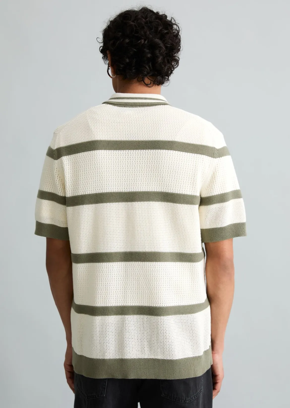 Strick-Poloshirt regular mit Strickvariationen und Streifen