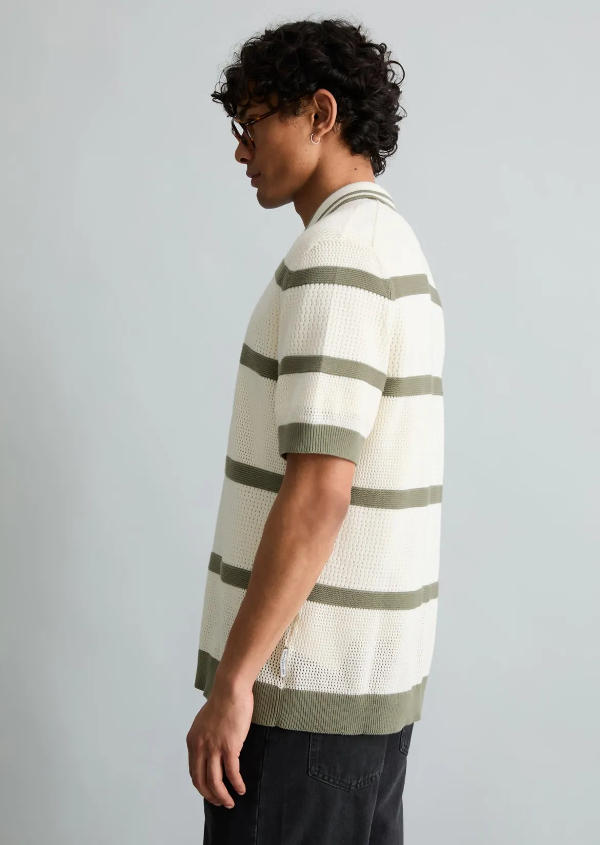 Strick-Poloshirt regular mit Strickvariationen und Streifen