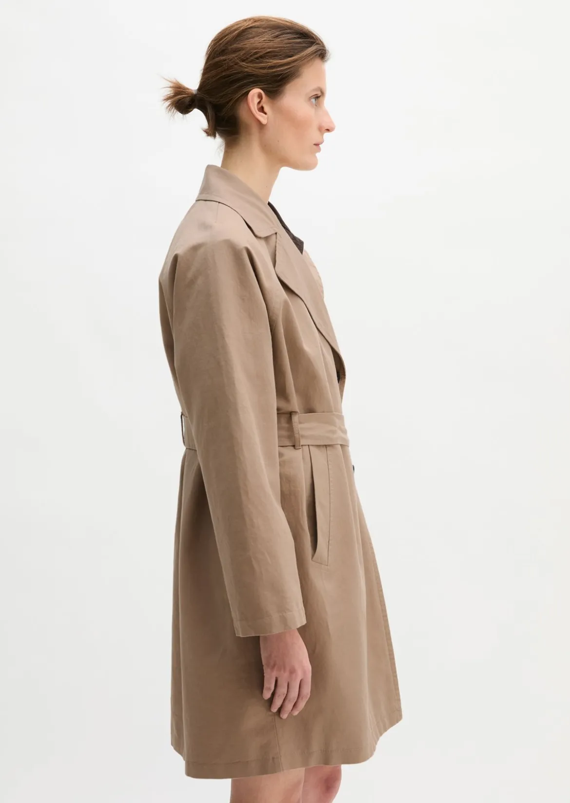 Trenchcoat regular in lässigem Baumwoll-Crinkle-Mix