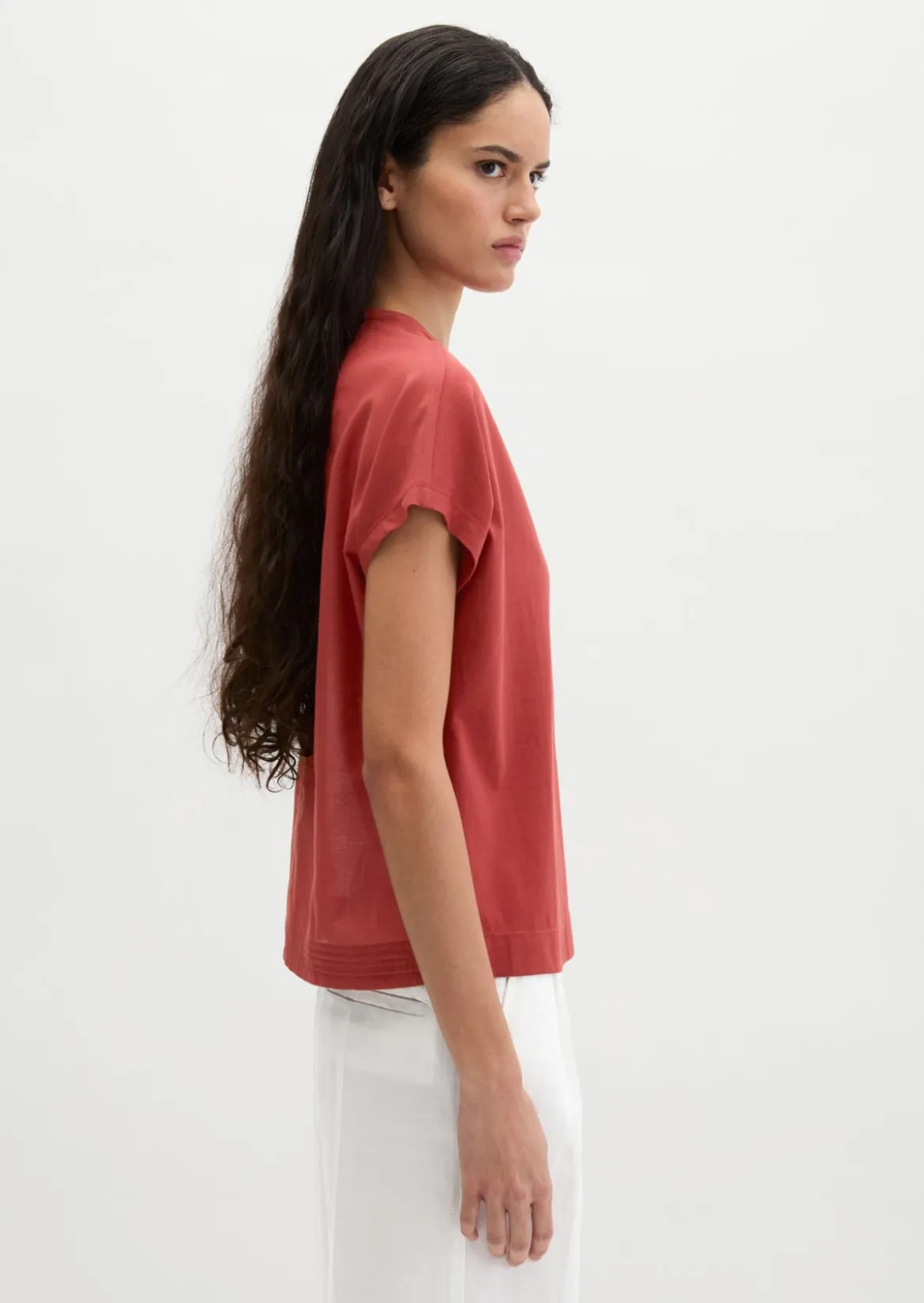 T-Shirt regular aus Material-Mix