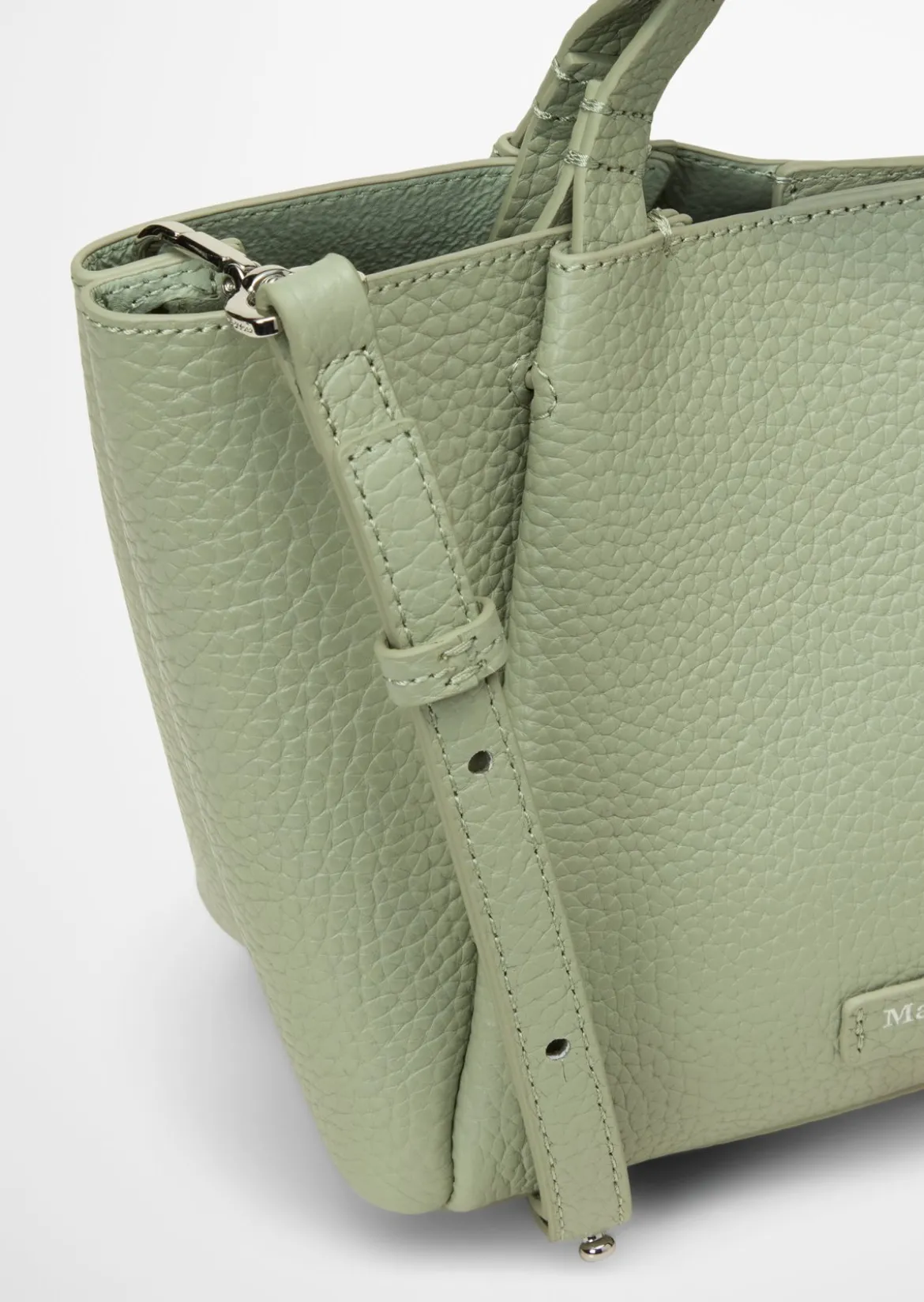 Umhängetasche aus fein genarbtem Rindleder