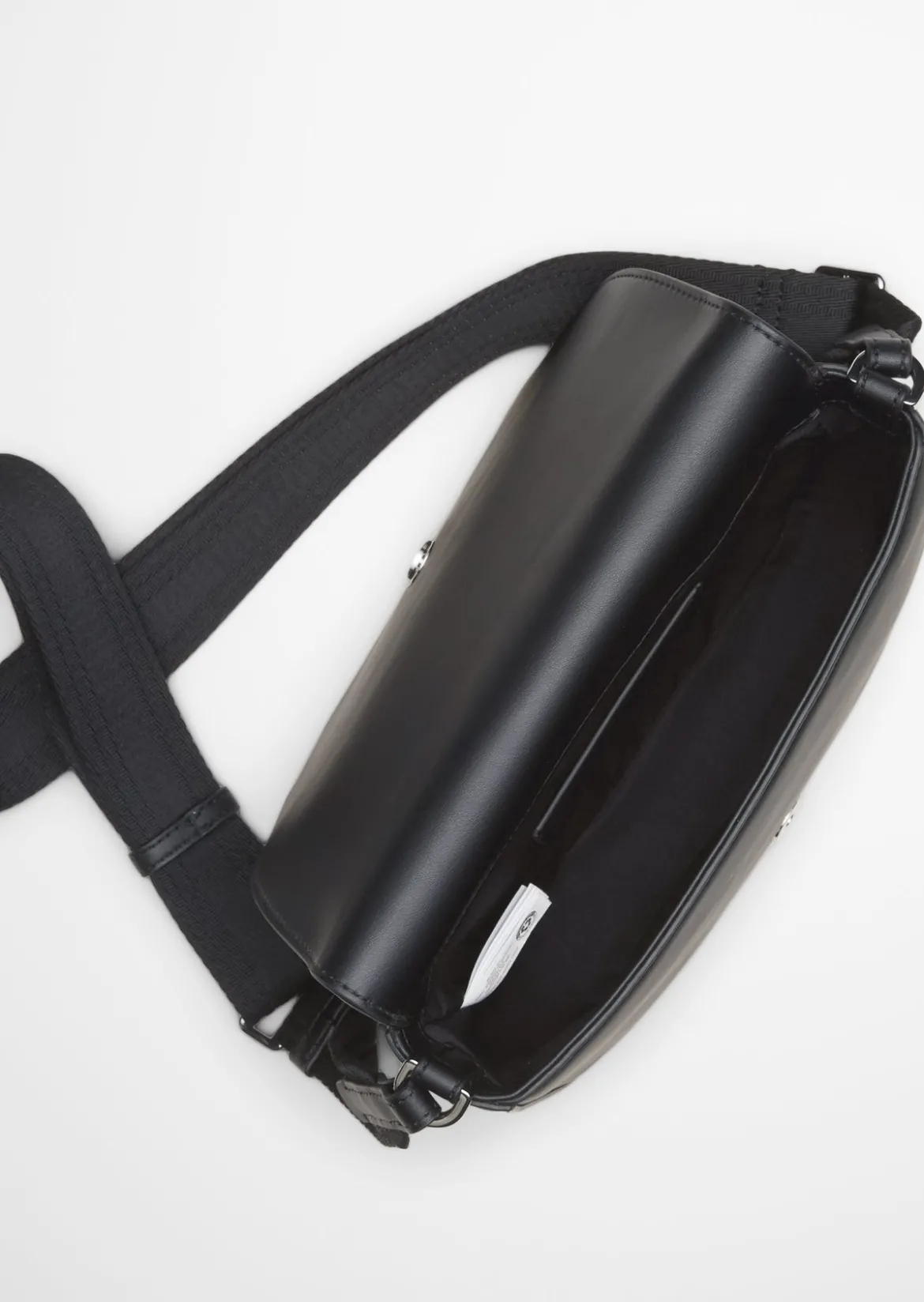 Umhängetasche small aus einer Lederalternative aus recyceltem Polyester