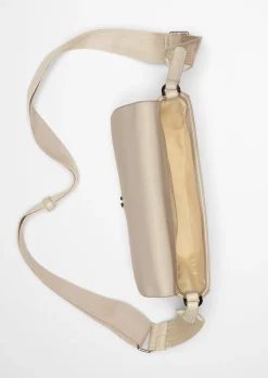 Umhängetasche small aus einer Lederalternative aus recyceltem Polyester