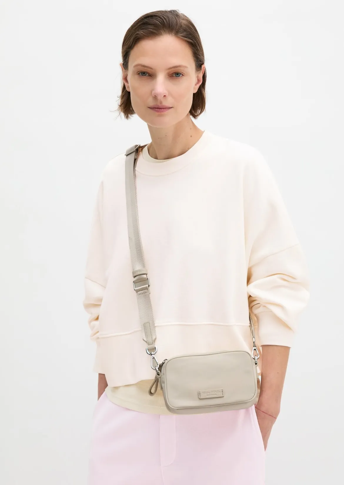 Umhängetasche small aus recyceltem Material