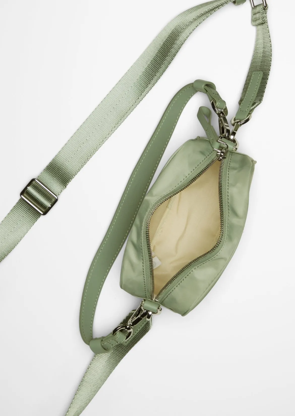 Umhängetasche small aus recyceltem Material