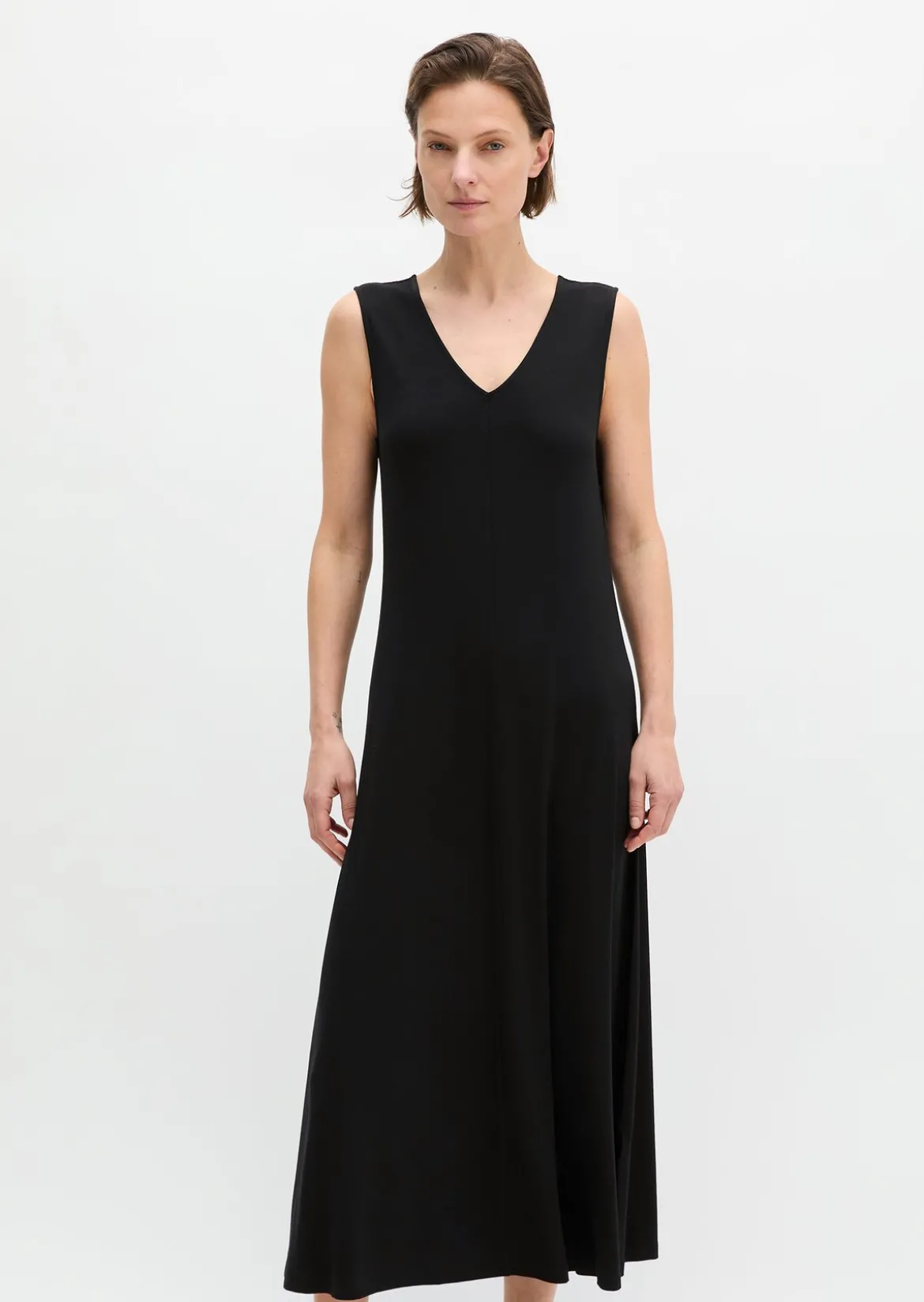 V-Neck-Jerseykleid shaped aus LENZING™ ECOVERO™