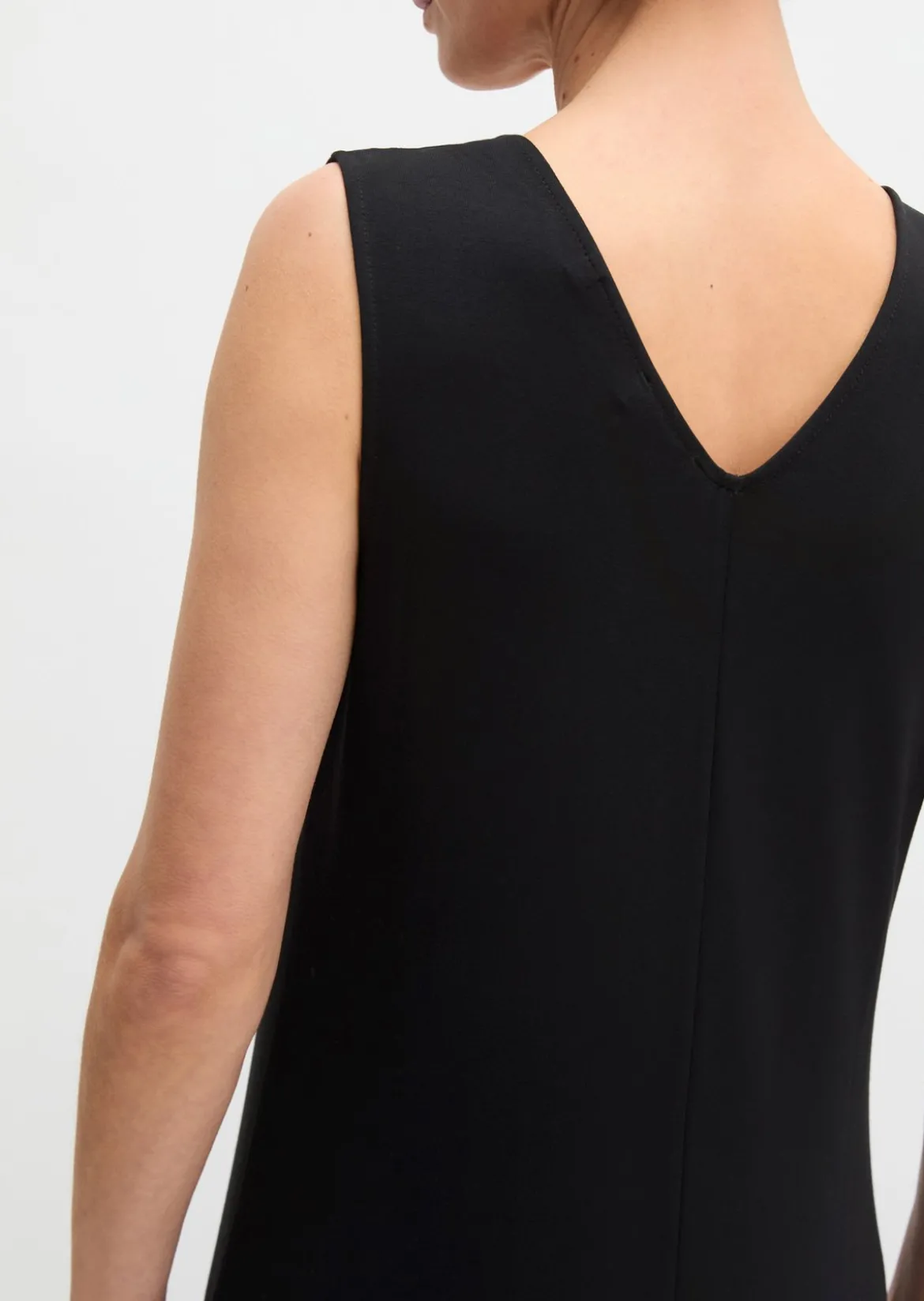 V-Neck-Jerseykleid shaped aus LENZING™ ECOVERO™