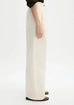 Weite Bundfaltenhose aus Baumwoll-Twill-Stretch